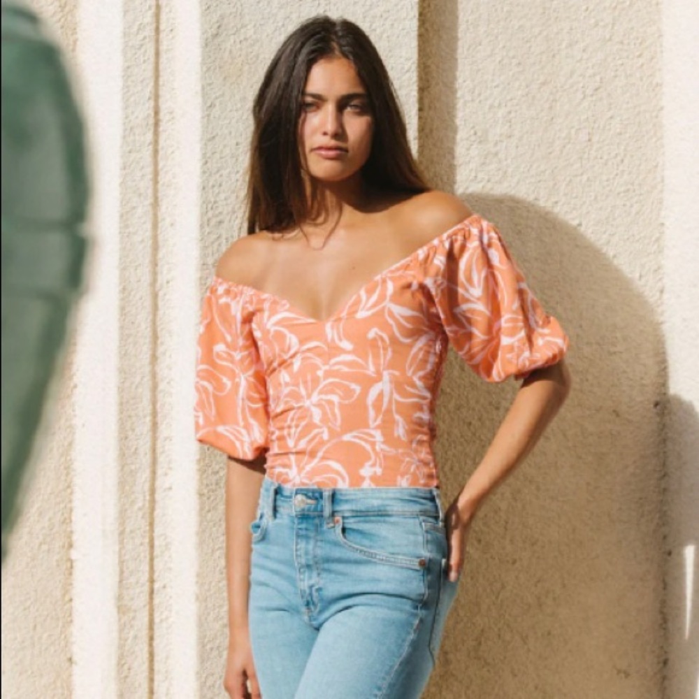 Yireh Kate Top XS in Blossom. Brand new with tags!